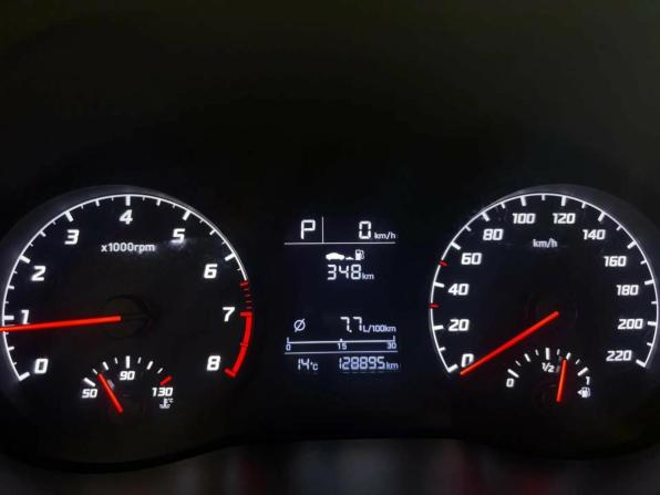 Hyundai Solaris II Рестайлинг с пробегом 2022 года, цена 1 369 000 рублей, 128093 км, седан, Автокод Объявления