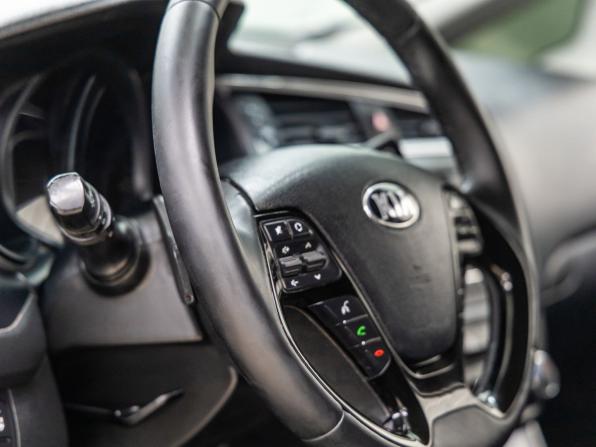Kia Ceed II Рестайлинг с пробегом 2015 года, цена 1 258 000 рублей, 169705 км, универсал, Автокод Объявления