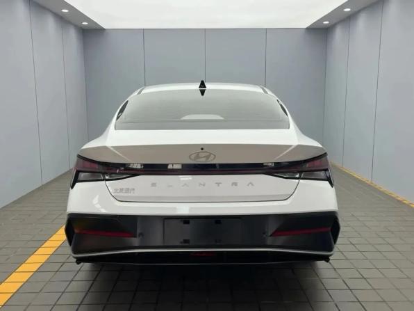 Hyundai Elantra VII (CN7) Рестайлинг с пробегом 2023 года, цена 1 790 000 рублей, 40000 км, седан, Автокод Объявления