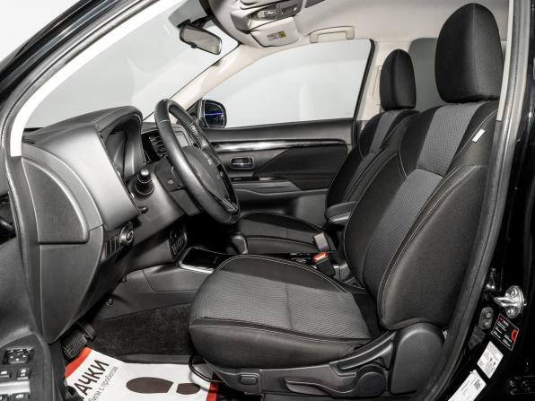 Mitsubishi Outlander III Рестайлинг 3 с пробегом 2020 года, цена 2 400 500 рублей, 49770 км, внедорожник, Автокод Объявления