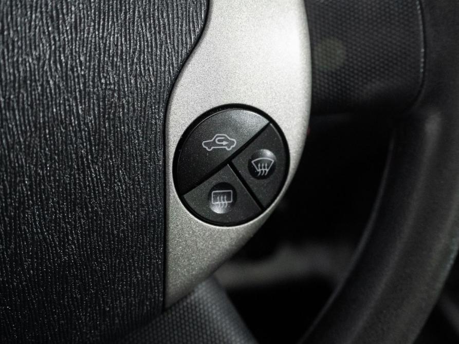 Toyota Prius II Рестайлинг (XW20) Иркутск  - изображение 12