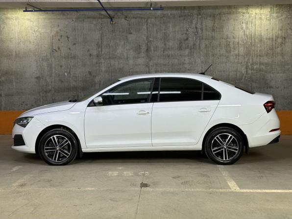 Skoda Rapid II с пробегом 2021 года, цена 1 599 000 рублей, 76366 км, лифтбек, Автокод Объявления