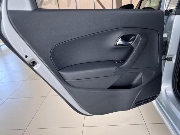 Volkswagen Polo V Рестайлинг с пробегом 2015 года, цена 990 000 рублей, 147000 км, седан, Автокод Объявления