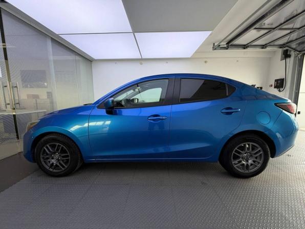 Toyota Yaris III Рестайлинг 2 с пробегом 2017 года, цена 1 095 000 рублей, 129349 км, хэтчбек, Автокод Объявления