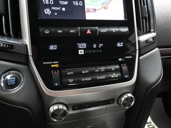 Toyota Land Cruiser 200 Series Рестайлинг 2 с пробегом 2021 года, цена 6 450 000 рублей, 216151 км, внедорожник, Автокод Объявления