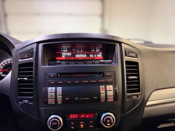 Mitsubishi Pajero IV Рестайлинг 1 с пробегом 2011 года, цена 1 600 000 рублей, 301938 км, внедорожник, Автокод Объявления
