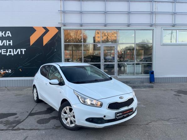 Kia Ceed II с пробегом 2014 года, цена 900 000 рублей, 239932 км, хэтчбек, Автокод Объявления