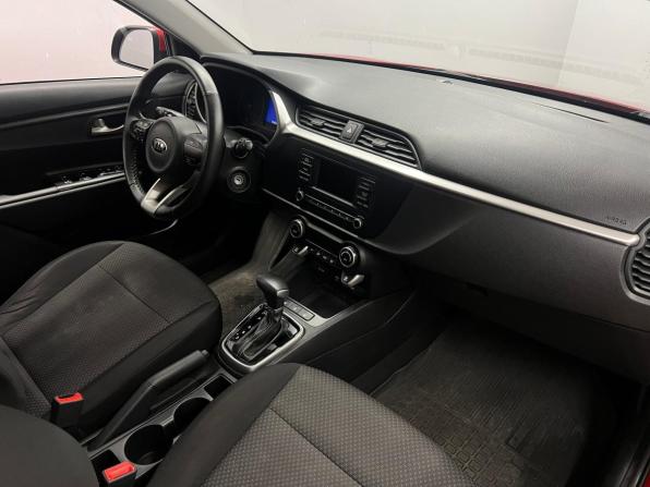 Kia Rio IV Рестайлинг с пробегом 2021 года, цена 1 333 000 рублей, 76404 км, хэтчбек, Автокод Объявления