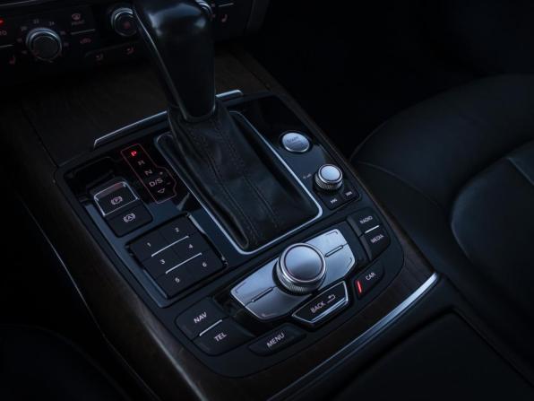 Audi A6 IV (C7) Рестайлинг с пробегом 2015 года, цена 2 200 000 рублей, 131621 км, седан, Автокод Объявления