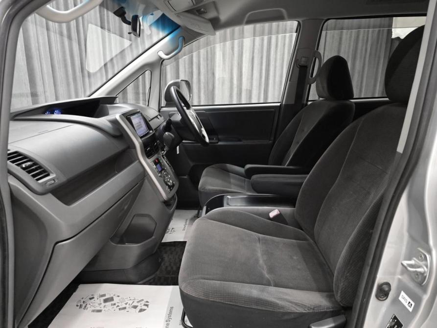 Toyota Noah II (R70) Красноярск  - изображение 10