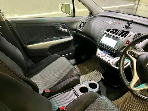 Honda Stream II Рестайлинг с пробегом 2012 года, цена 1 159 000 рублей, 214567 км, компактвэн, Автокод Объявления