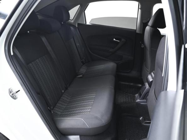 Volkswagen Polo V Рестайлинг с пробегом 2018 года, цена 1 380 000 рублей, 132508 км, седан, Автокод Объявления