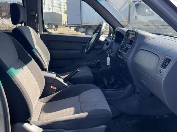 Nissan NP300 с пробегом 2012 года, цена 998 000 рублей, 196000 км, offers.body_type.unknown, Автокод Объявления