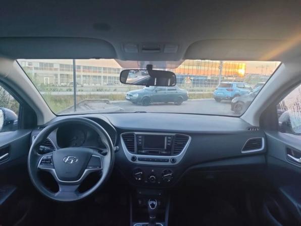 Hyundai Solaris II с пробегом 2017 года, цена 995 000 рублей, 201478 км, седан, Автокод Объявления