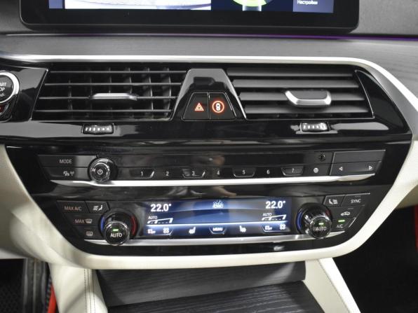 BMW 5 серии VII (G30/G31/G38) Рестайлинг с пробегом 2021 года, цена 5 889 900 рублей, 140761 км, седан, Автокод Объявления