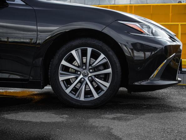 Lexus ES VII с пробегом 2019 года, цена 2 798 000 рублей, 120923 км, седан, Автокод Объявления