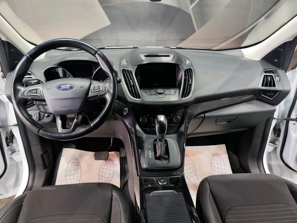 Ford Kuga II Рестайлинг с пробегом 2017 года, цена 1 650 000 рублей, 113050 км, внедорожник, Автокод Объявления