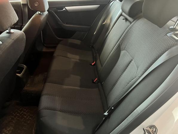 Volkswagen Passat B7 с пробегом 2012 года, цена 899 000 рублей, 222000 км, седан, Автокод Объявления