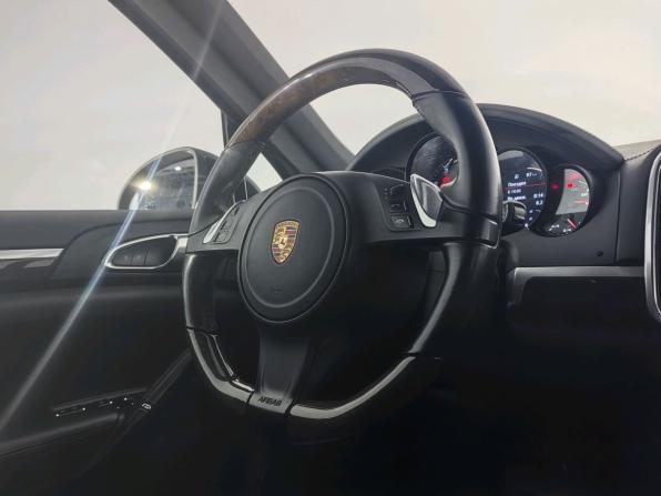 Porsche Cayenne II (958) с пробегом 2014 года, цена 2 370 000 рублей, 183938 км, внедорожник, Автокод Объявления