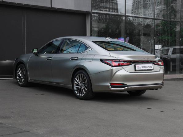 Lexus ES VII Рестайлинг 2 с пробегом 2025 года, цена 5 499 000 рублей, 8755 км, седан, Автокод Объявления