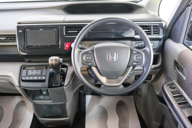 Honda Stepwgn V Рестайлинг с пробегом 2019 года, цена 2 249 000 рублей, 78000 км, минивэн, Автокод Объявления
