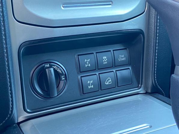 Toyota Land Cruiser Prado 150 Series Рестайлинг 2 с пробегом 2018 года, цена 4 380 000 рублей, 241379 км, внедорожник, Автокод Объявления