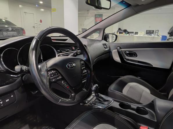 Kia Ceed II Рестайлинг с пробегом 2017 года, цена 1 373 000 рублей, 125043 км, хэтчбек, Автокод Объявления