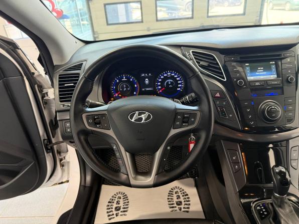 Hyundai i40 I Рестайлинг с пробегом 2016 года, цена 1 300 000 рублей, 128396 км, универсал, Автокод Объявления