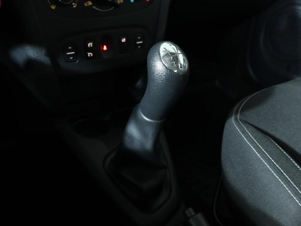 Renault Logan II с пробегом 2016 года, цена 779 000 рублей, 84453 км, седан, Автокод Объявления