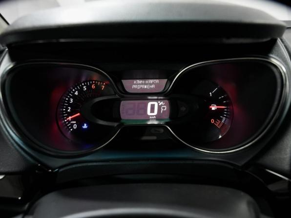 Renault Kaptur I Рестайлинг с пробегом 2021 года, цена 1 385 000 рублей, 54500 км, внедорожник, Автокод Объявления
