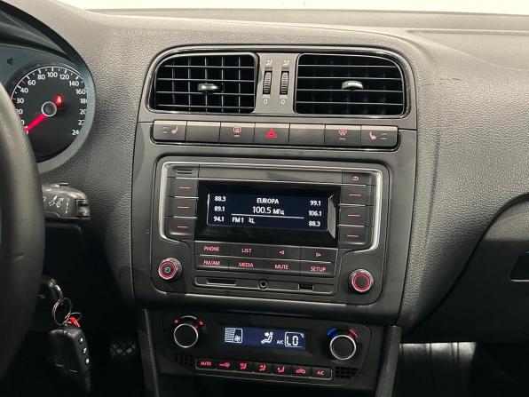 Volkswagen Polo V Рестайлинг с пробегом 2017 года, цена 979 000 рублей, 133921 км, седан, Автокод Объявления