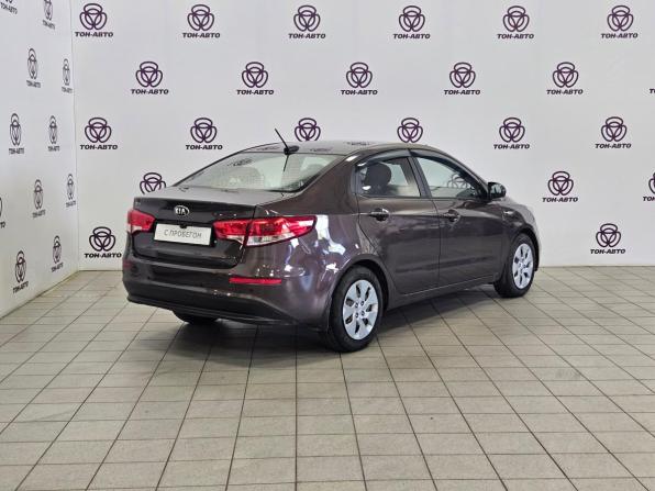 Kia Rio III Рестайлинг с пробегом 2017 года, цена 850 000 рублей, 105000 км, седан, Автокод Объявления