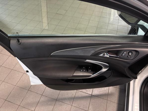 Opel Insignia I Рестайлинг с пробегом 2014 года, цена 1 049 000 рублей, 170000 км, седан, Автокод Объявления