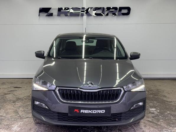 Skoda Rapid II с пробегом 2022 года, цена 2 149 000 рублей, 43718 км, лифтбек, Автокод Объявления