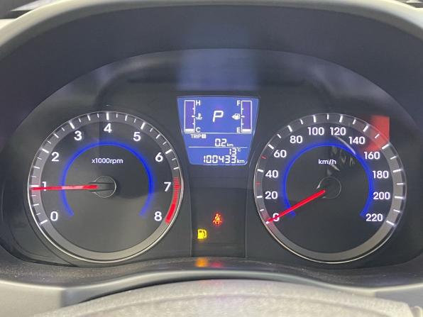 Hyundai Solaris I Рестайлинг с пробегом 2016 года, цена 997 000 рублей, 100433 км, хэтчбек, Автокод Объявления