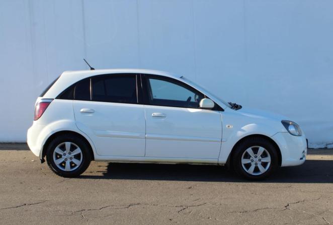 Kia Rio II Рестайлинг с пробегом 2011 года, цена 600 000 рублей, 157354 км, хэтчбек, Автокод Объявления
