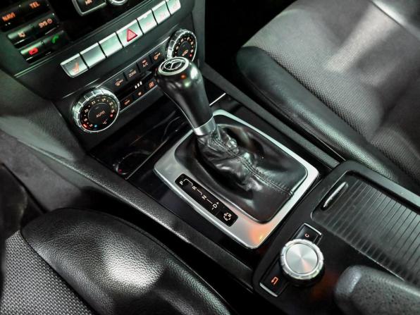 Mercedes-Benz C-Класс III (W204) Рестайлинг с пробегом 2013 года, цена 1 530 000 рублей, 243518 км, седан, Автокод Объявления