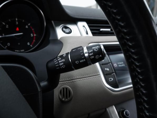 Land Rover Range Rover Evoque I Рестайлинг с пробегом 2018 года, цена 2 246 000 рублей, 148066 км, внедорожник, Автокод Объявления