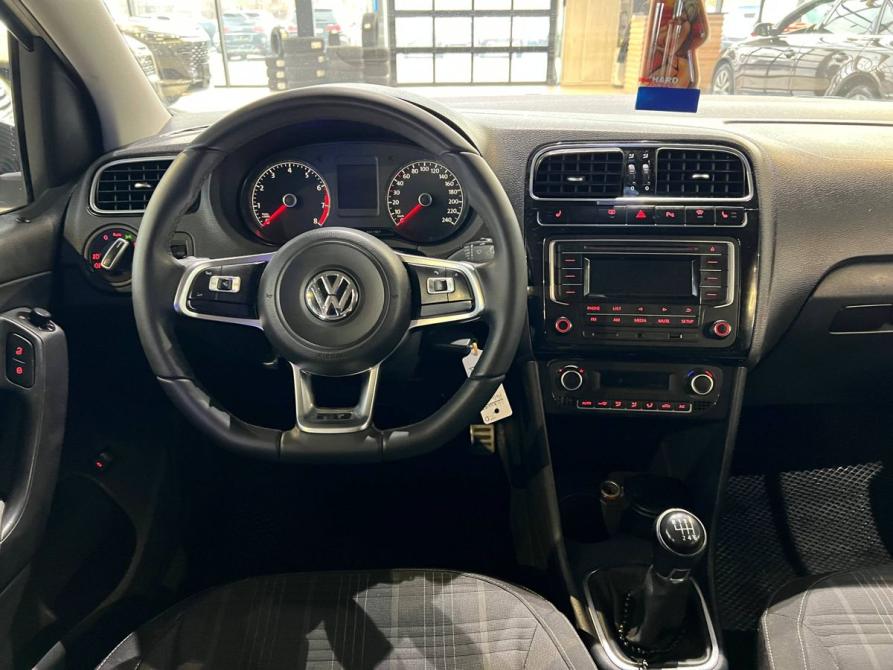 Volkswagen Polo V Рестайлинг Оренбург  - изображение 23