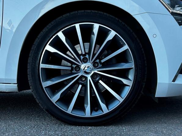 Skoda Superb III Рестайлинг с пробегом 2020 года, цена 3 698 500 рублей, 104083 км, универсал, Автокод Объявления