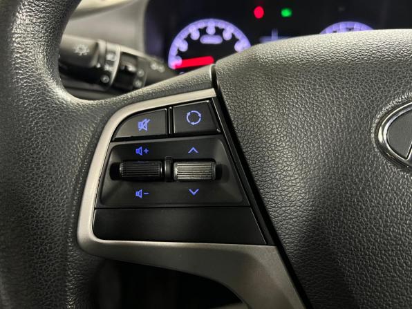 Hyundai Solaris II с пробегом 2018 года, цена 1 091 000 рублей, 214953 км, седан, Автокод Объявления