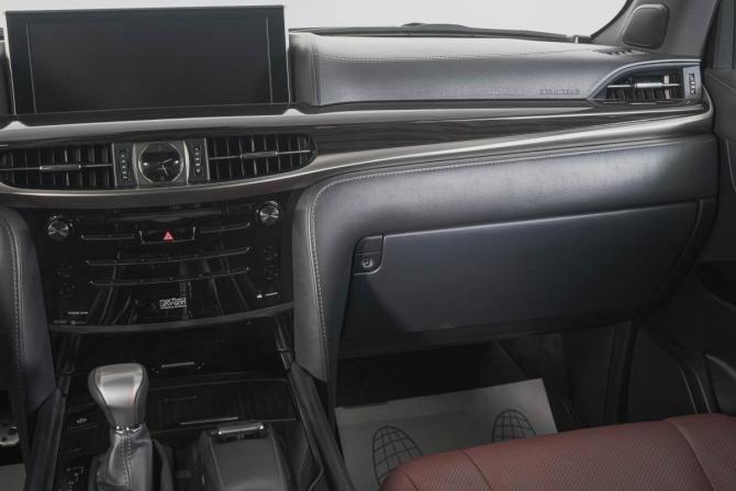 Lexus LX III Рестайлинг с пробегом 2018 года, цена 8 699 000 рублей, 186650 км, внедорожник, Автокод Объявления