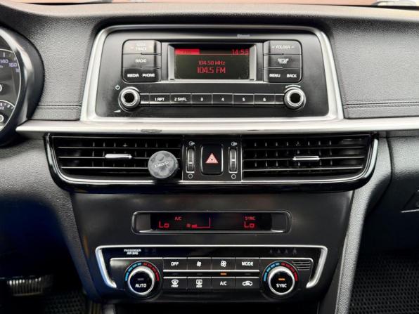 Kia Optima IV Рестайлинг с пробегом 2019 года, цена 1 095 000 рублей, 298124 км, седан, Автокод Объявления