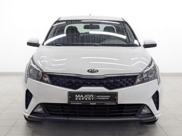 Kia Rio IV Рестайлинг с пробегом 2021 года, цена 1 640 000 рублей, 57227 км, седан, Автокод Объявления