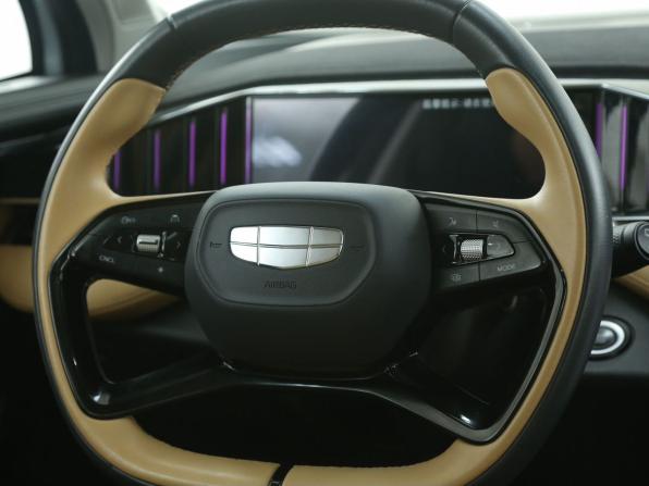 Geely Atlas II с пробегом 2023 года, цена 2 452 000 рублей, 93000 км, внедорожник, Автокод Объявления