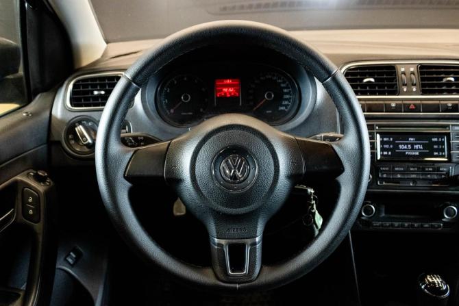 Volkswagen Polo V с пробегом 2013 года, цена 870 000 рублей, 190152 км, седан, Автокод Объявления