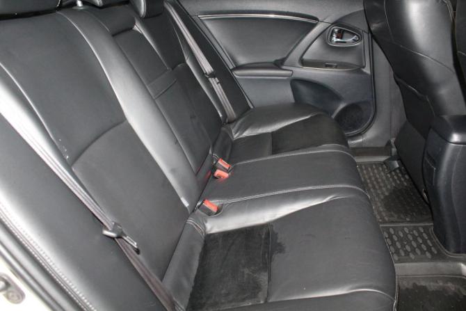Toyota Avensis III с пробегом 2011 года, цена 1 099 000 рублей, 198213 км, седан, Автокод Объявления