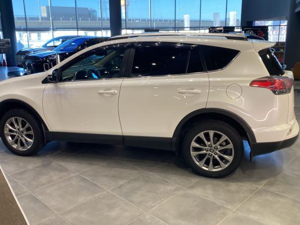 Toyota RAV4 IV (XA40) Рестайлинг с пробегом 2017 года, цена 2 850 000 рублей, 107117 км, внедорожник, Автокод Объявления