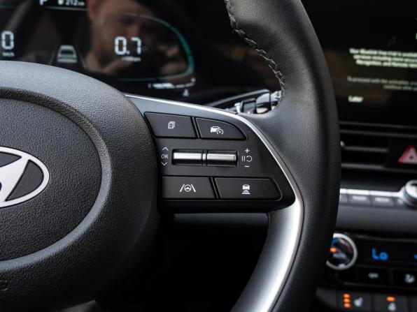 Hyundai Elantra VII (CN7) Рестайлинг с пробегом 2023 года, цена 2 320 000 рублей, 32842 км, седан, Автокод Объявления
