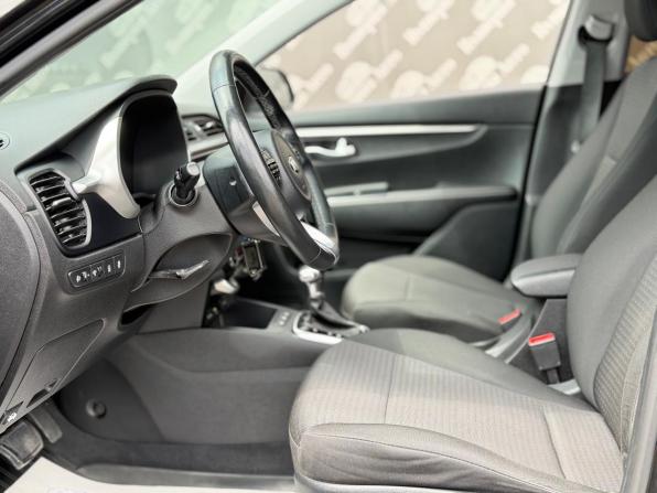 Kia Rio IV Рестайлинг с пробегом 2021 года, цена 1 550 000 рублей, 187600 км, хэтчбек, Автокод Объявления